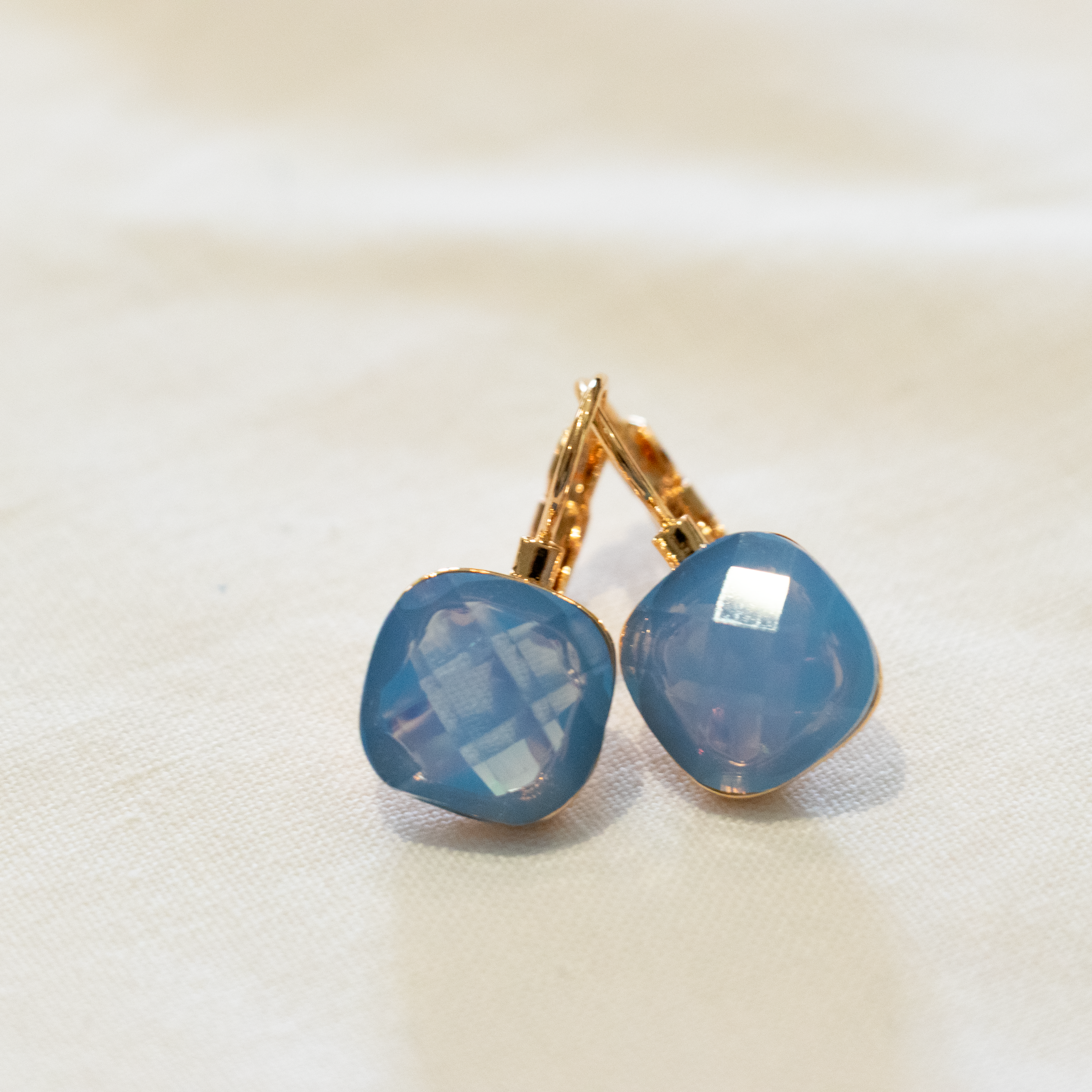 Pomellato Earrings_Periwinkle Blue